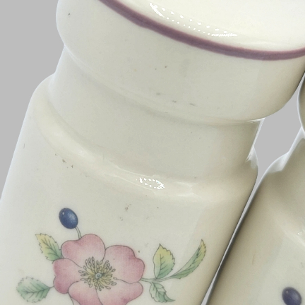 Wedgwood England Roseberry Bone China Pepper Salt Shaker Set Retired Vintage - Picture 9 of 10